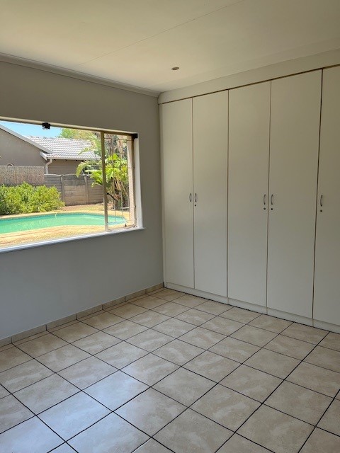 7 Bedroom Property for Sale in Eden Glen Gauteng