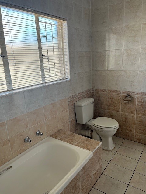 7 Bedroom Property for Sale in Eden Glen Gauteng