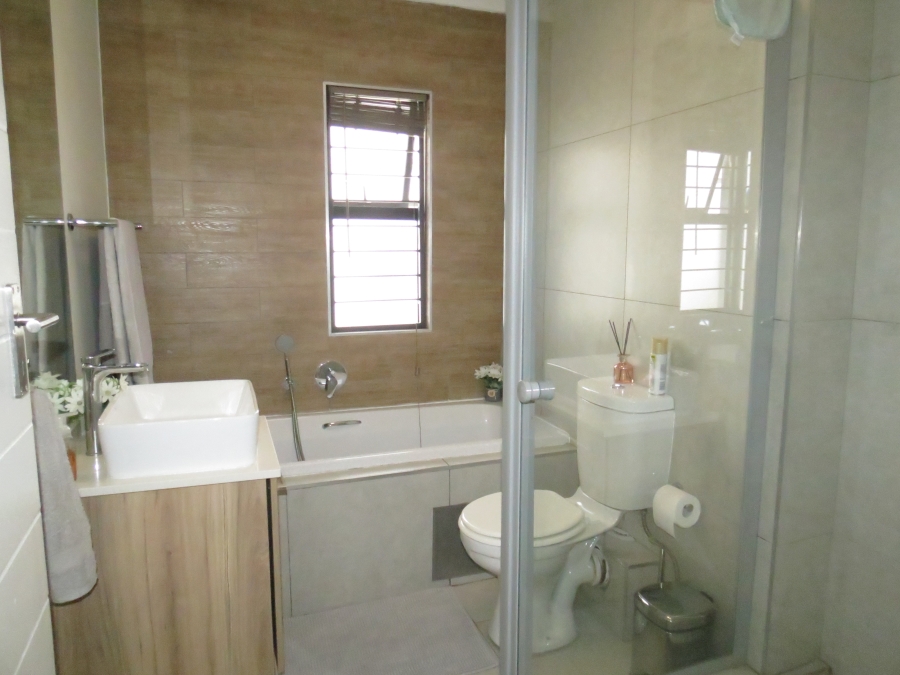 3 Bedroom Property for Sale in Modderfontein Gauteng