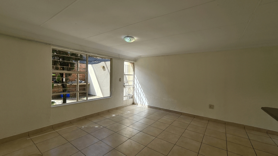 To Let 2 Bedroom Property for Rent in Sunninghill Gauteng