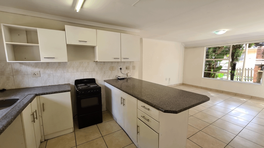 To Let 2 Bedroom Property for Rent in Sunninghill Gauteng