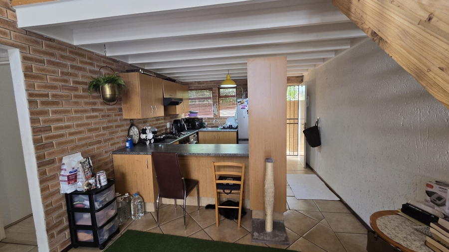 2 Bedroom Property for Sale in Sunninghill Gauteng