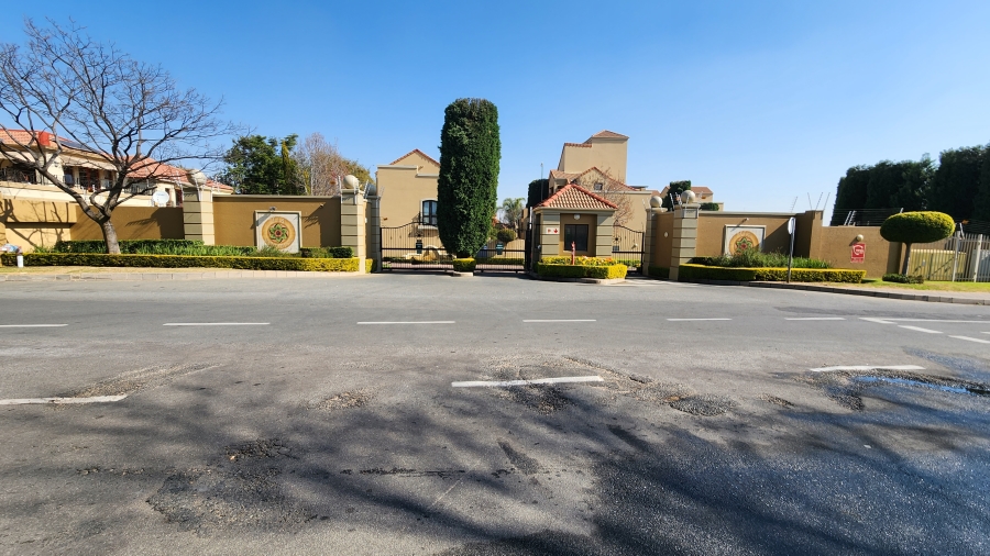 2 Bedroom Property for Sale in Sunninghill Gauteng