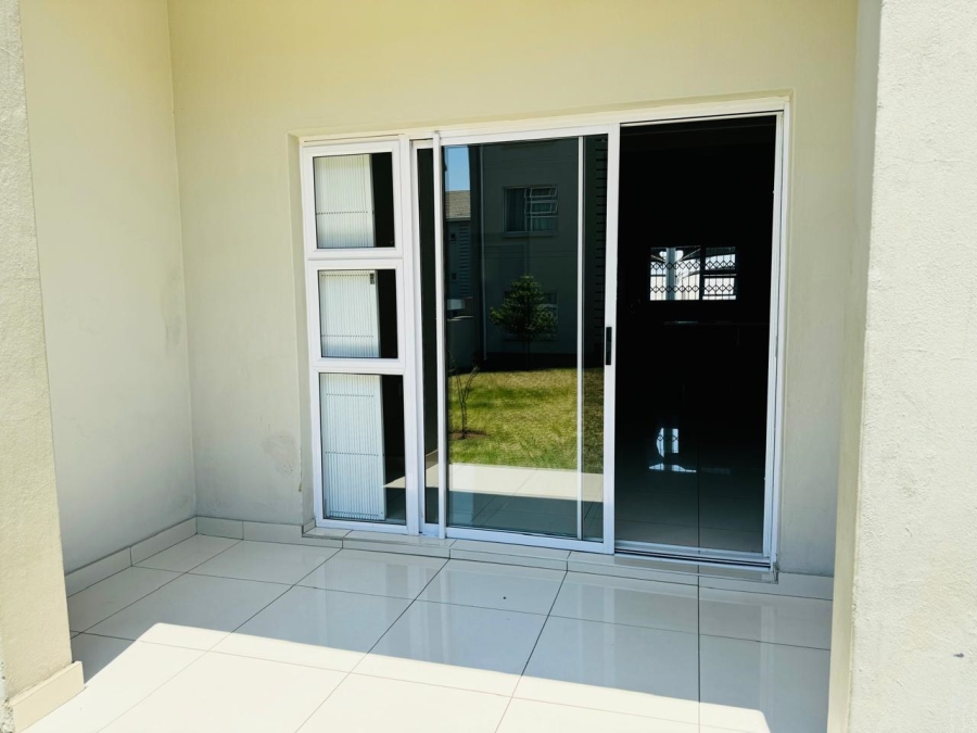 To Let 2 Bedroom Property for Rent in Blue Hills Gauteng