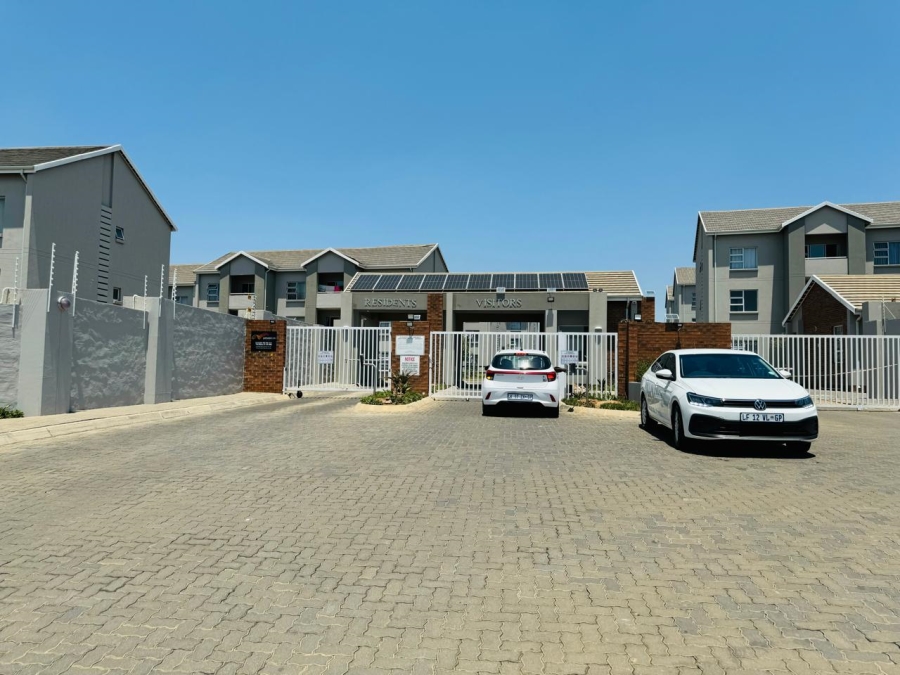 To Let 2 Bedroom Property for Rent in Blue Hills Gauteng