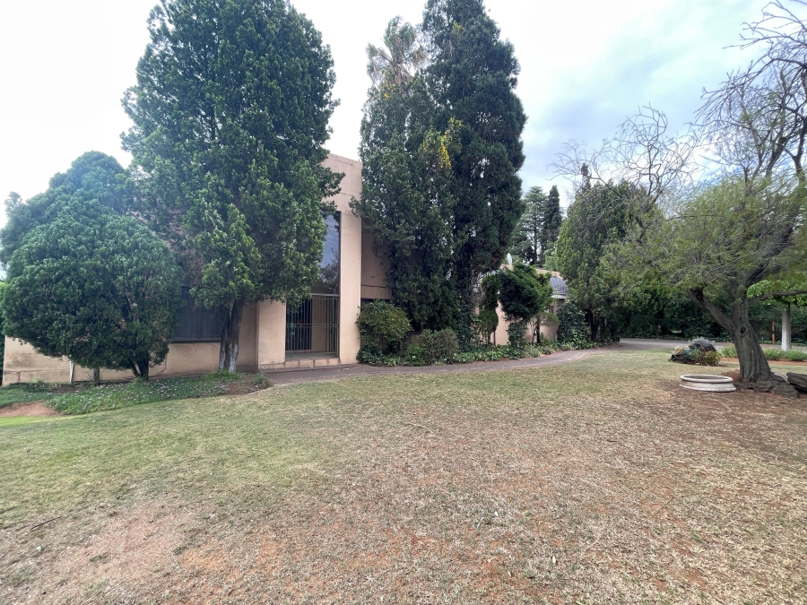 4 Bedroom Property for Sale in Three Rivers Proper Gauteng