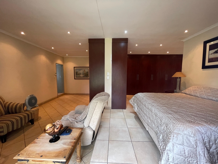 4 Bedroom Property for Sale in Three Rivers Proper Gauteng