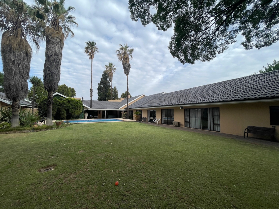 4 Bedroom Property for Sale in Three Rivers Proper Gauteng