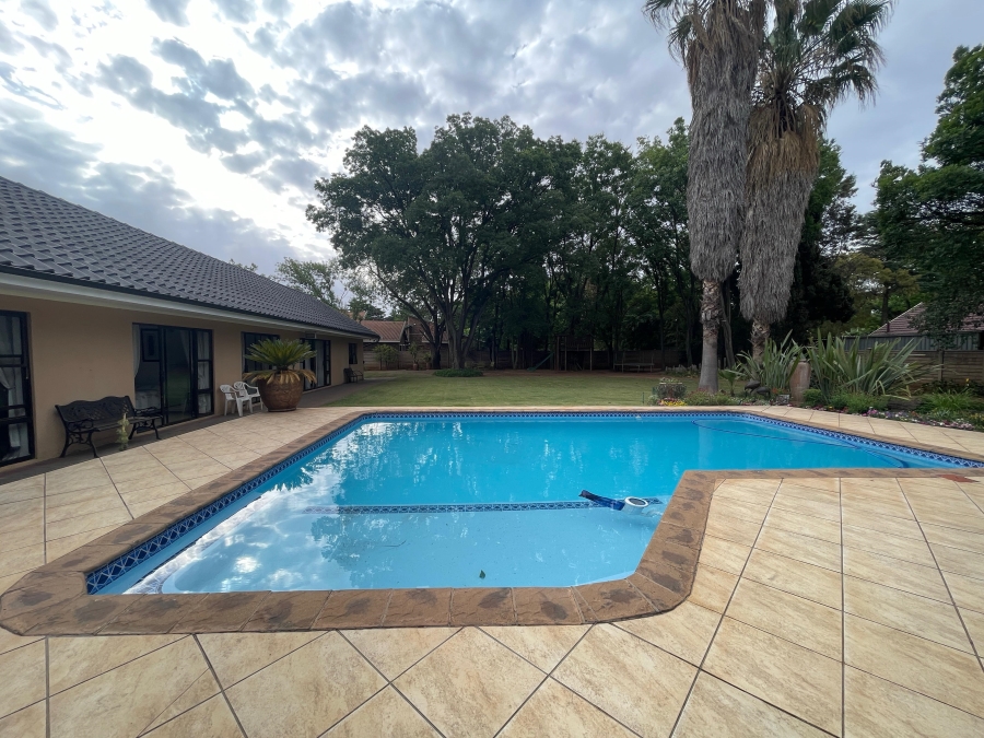 4 Bedroom Property for Sale in Three Rivers Proper Gauteng