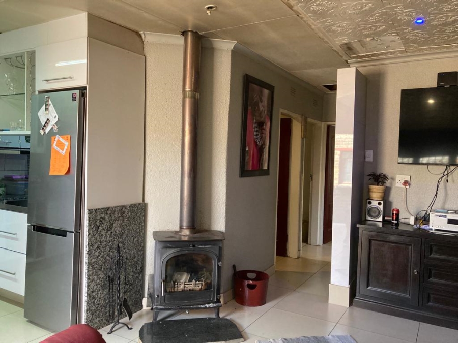 3 Bedroom Property for Sale in Moretele View Gauteng