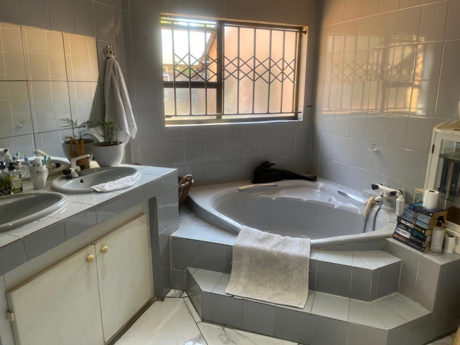 To Let 3 Bedroom Property for Rent in Buccleuch Gauteng