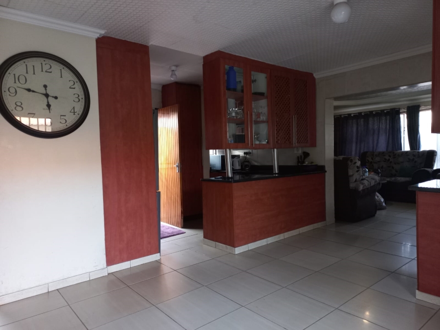 4 Bedroom Property for Sale in Clayville Gauteng