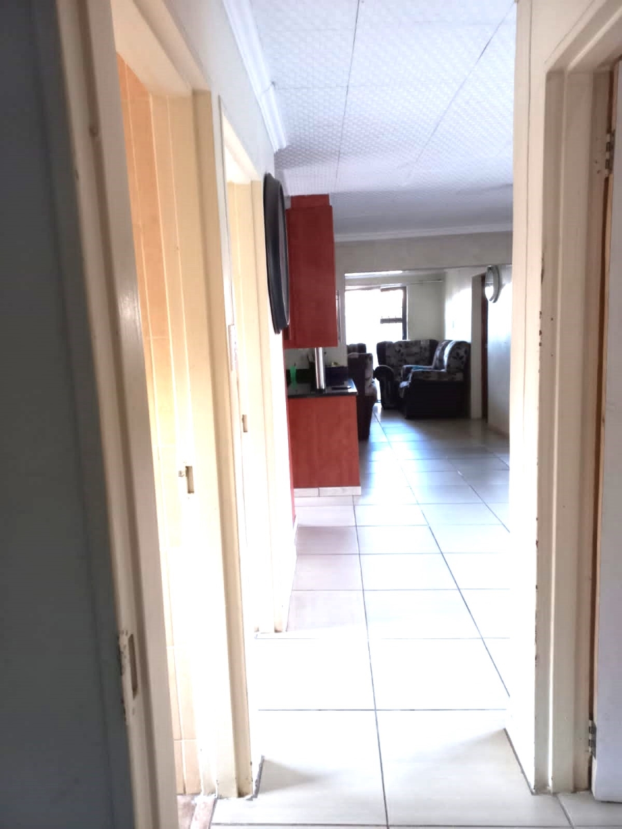 4 Bedroom Property for Sale in Clayville Gauteng