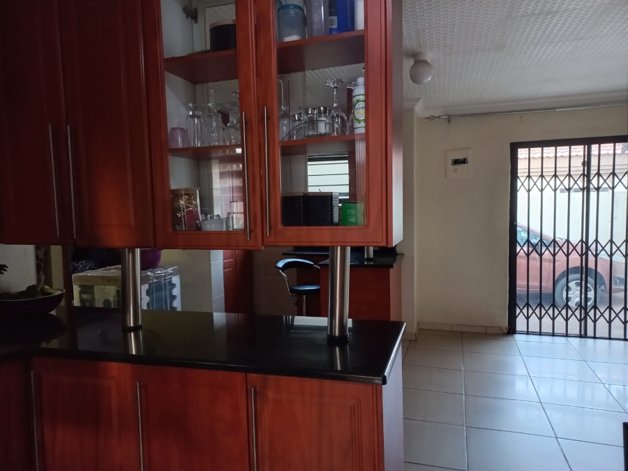 4 Bedroom Property for Sale in Clayville Gauteng