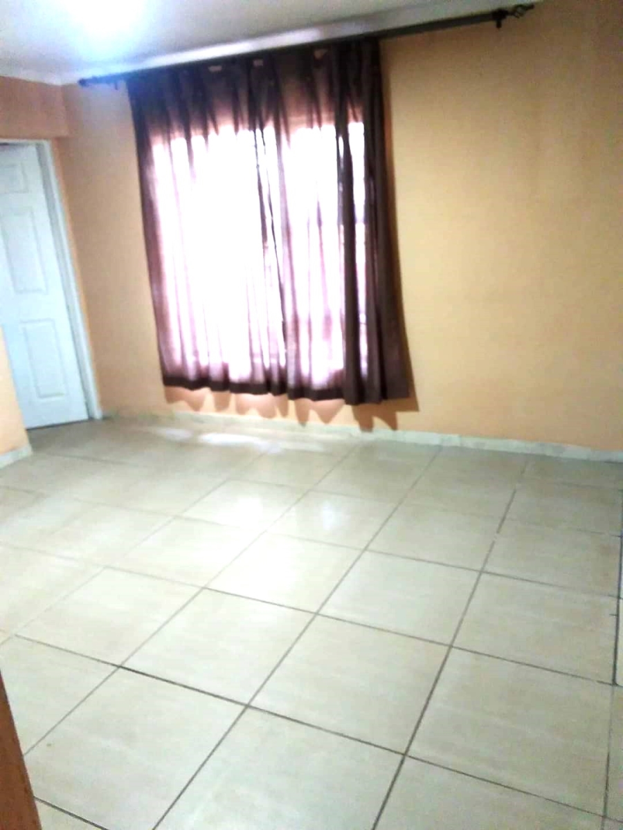 4 Bedroom Property for Sale in Clayville Gauteng