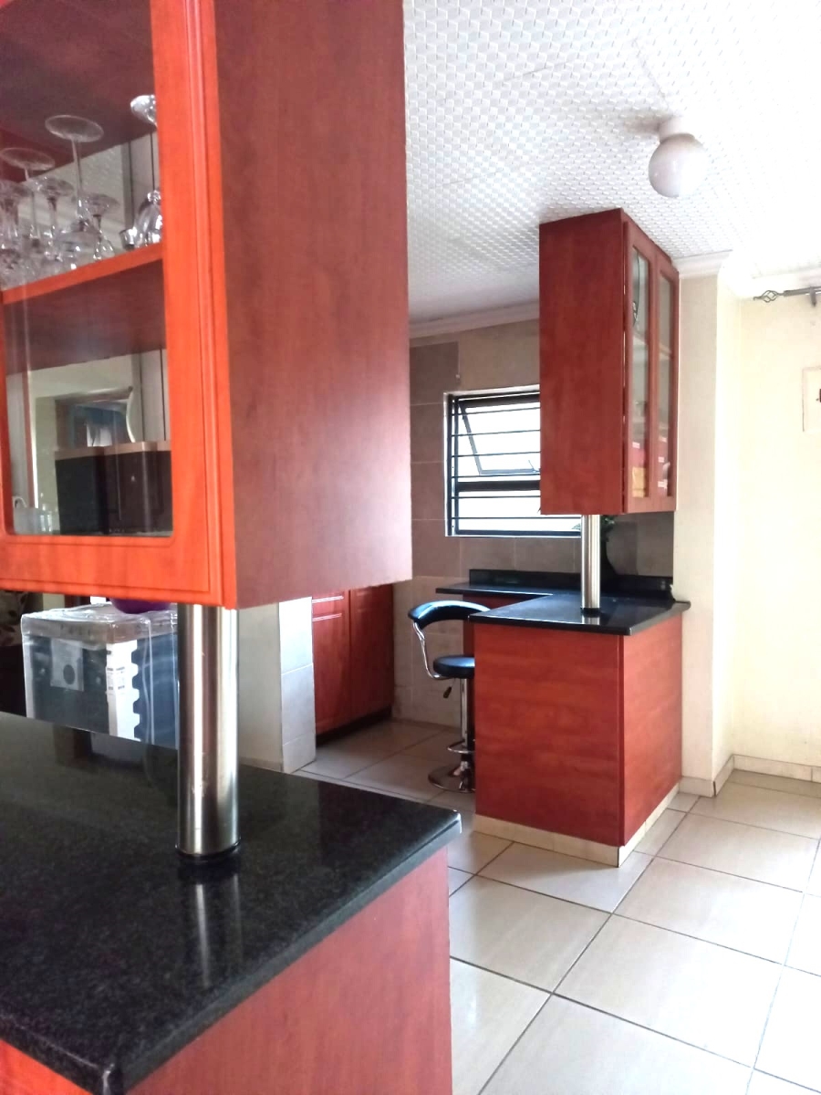 4 Bedroom Property for Sale in Clayville Gauteng