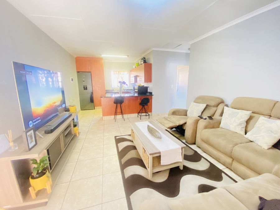 2 Bedroom Property for Sale in Albemarle Gauteng