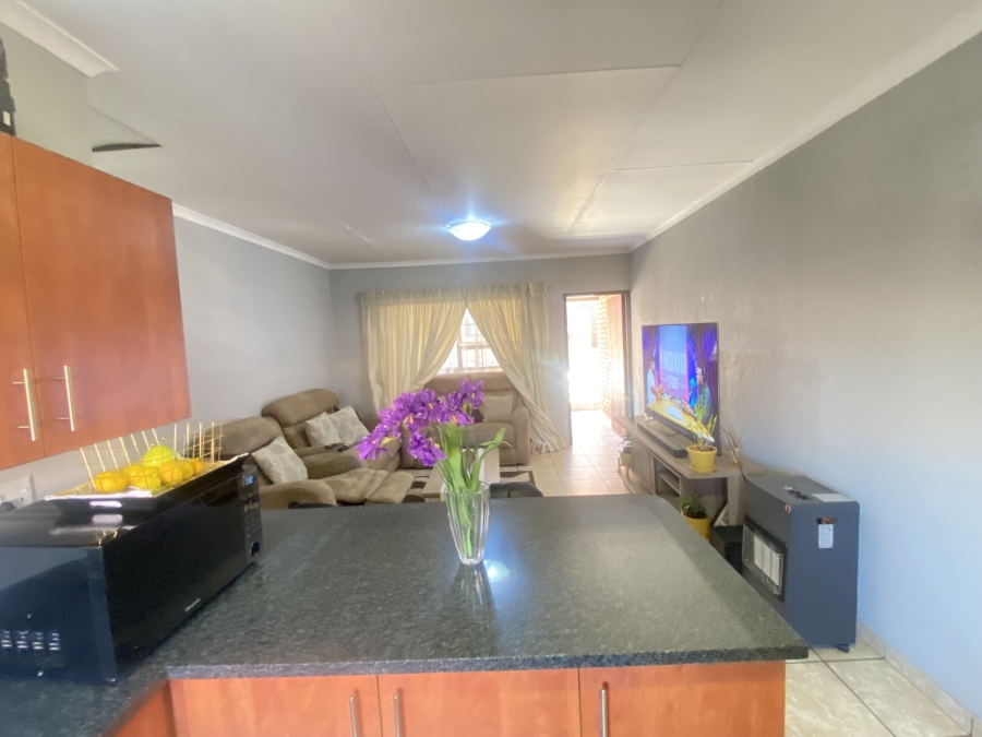 2 Bedroom Property for Sale in Albemarle Gauteng