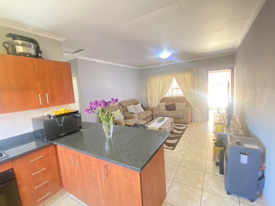 2 Bedroom Property for Sale in Albemarle Gauteng