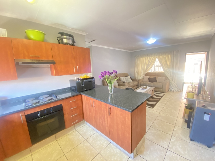 2 Bedroom Property for Sale in Albemarle Gauteng