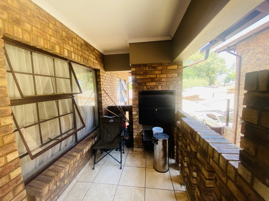 2 Bedroom Property for Sale in Albemarle Gauteng