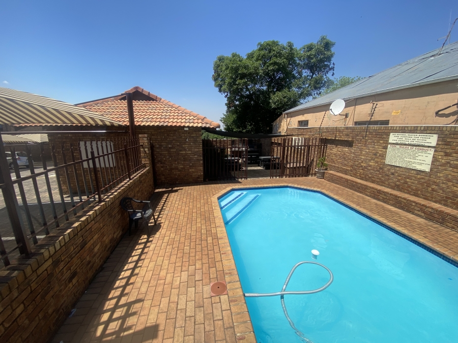 2 Bedroom Property for Sale in Albemarle Gauteng