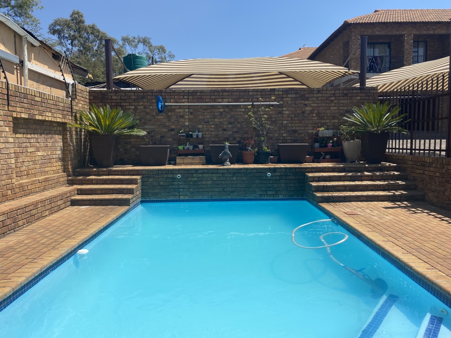 2 Bedroom Property for Sale in Albemarle Gauteng