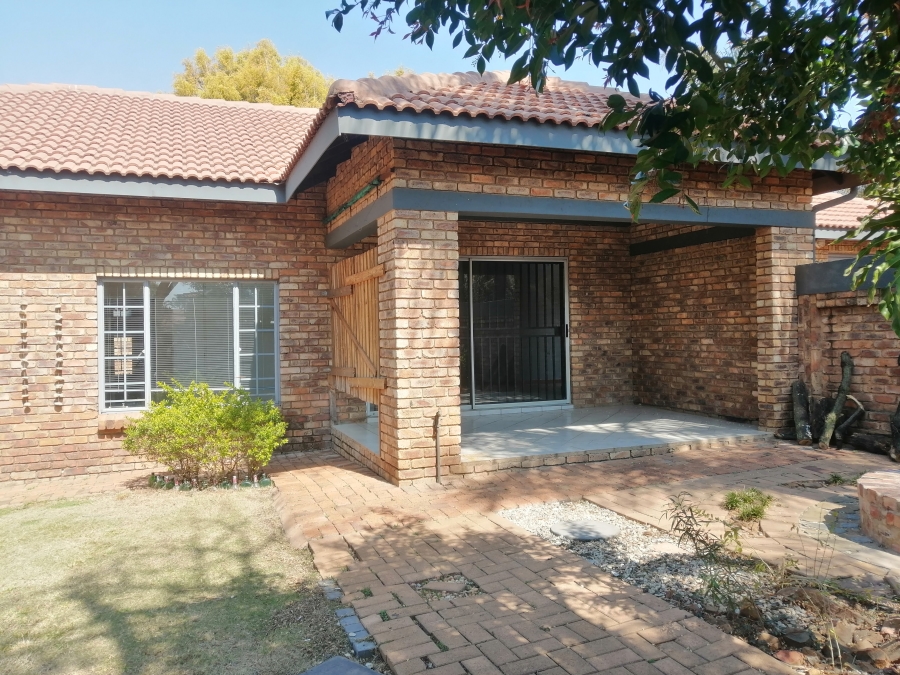 To Let 3 Bedroom Property for Rent in Moreleta Park Gauteng