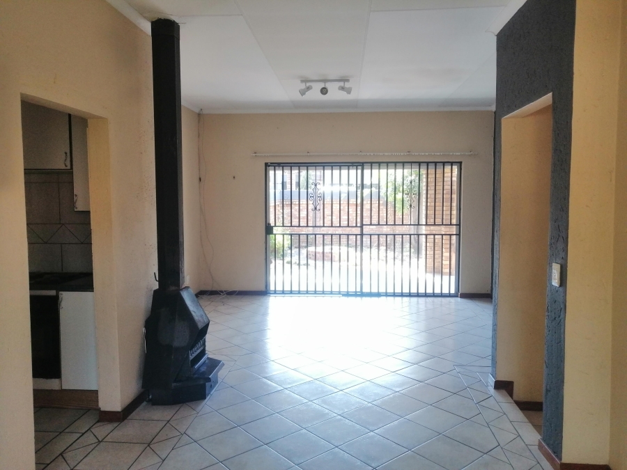 To Let 3 Bedroom Property for Rent in Moreleta Park Gauteng