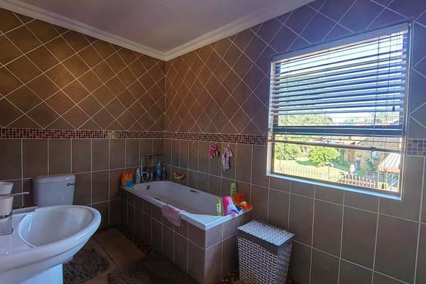 To Let 6 Bedroom Property for Rent in Montana Park Gauteng