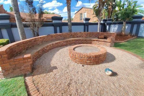 To Let 6 Bedroom Property for Rent in Montana Park Gauteng