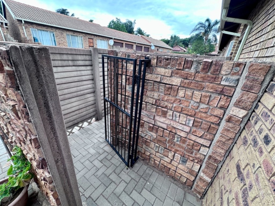 2 Bedroom Property for Sale in Ninapark Gauteng