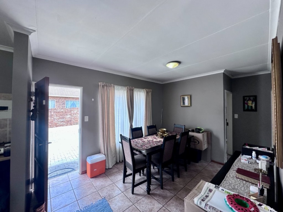 2 Bedroom Property for Sale in Ninapark Gauteng