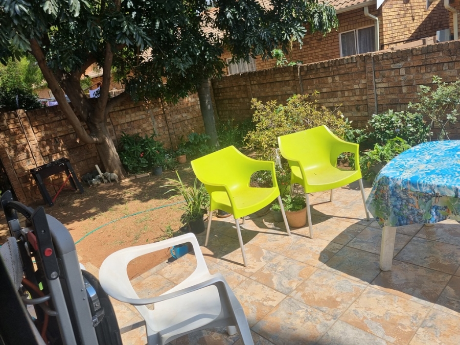 2 Bedroom Property for Sale in Ninapark Gauteng