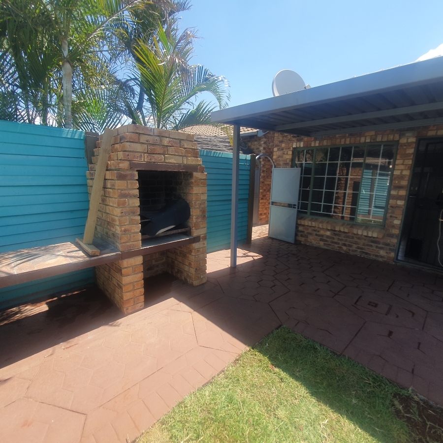 To Let 2 Bedroom Property for Rent in Annlin Gauteng