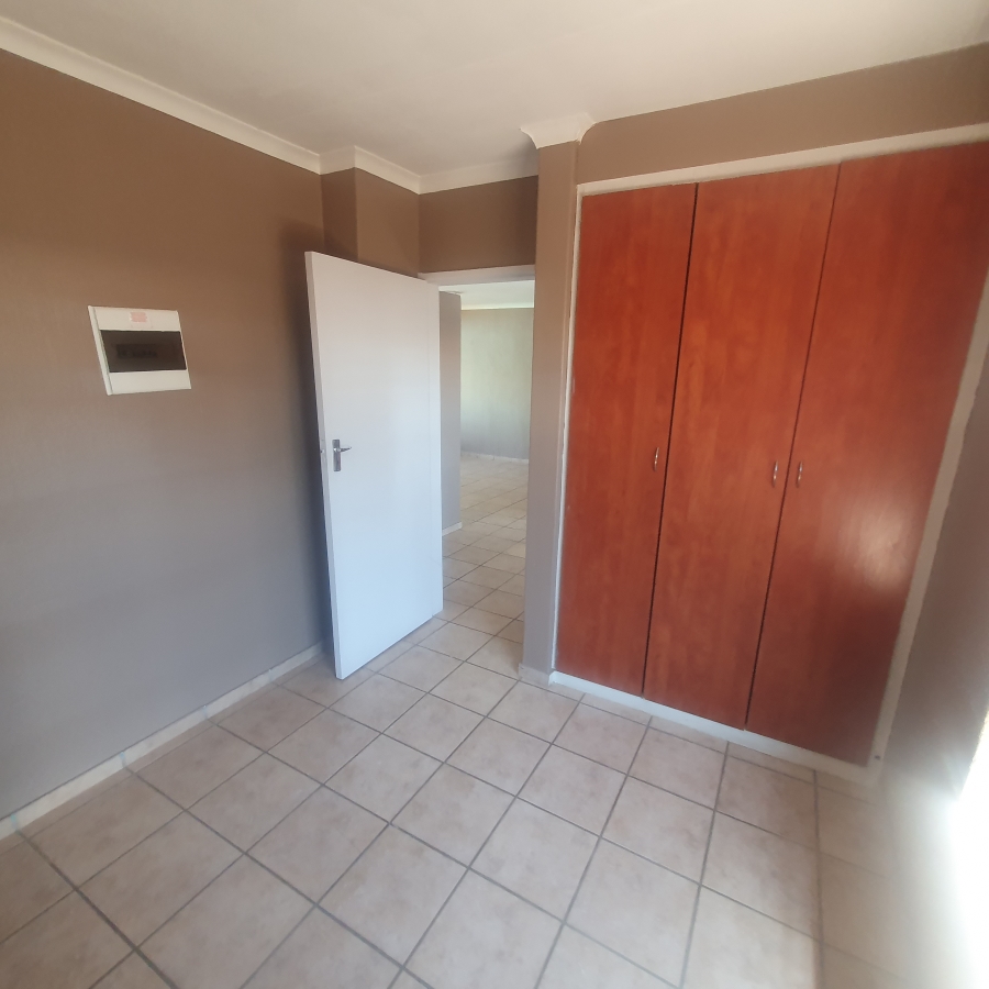 To Let 2 Bedroom Property for Rent in Annlin Gauteng