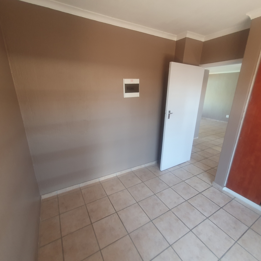 To Let 2 Bedroom Property for Rent in Annlin Gauteng