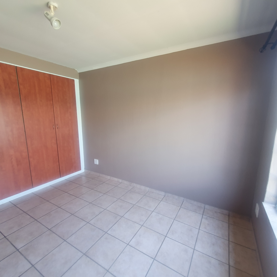 To Let 2 Bedroom Property for Rent in Annlin Gauteng