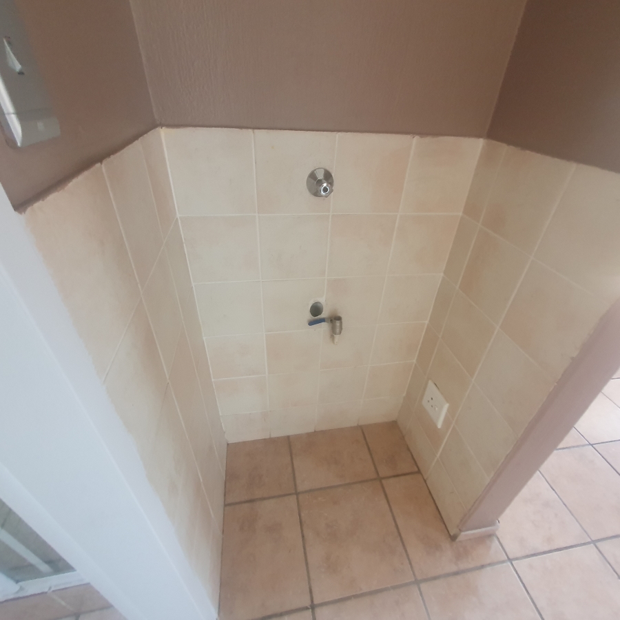 To Let 2 Bedroom Property for Rent in Annlin Gauteng