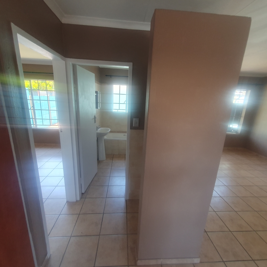 To Let 2 Bedroom Property for Rent in Annlin Gauteng