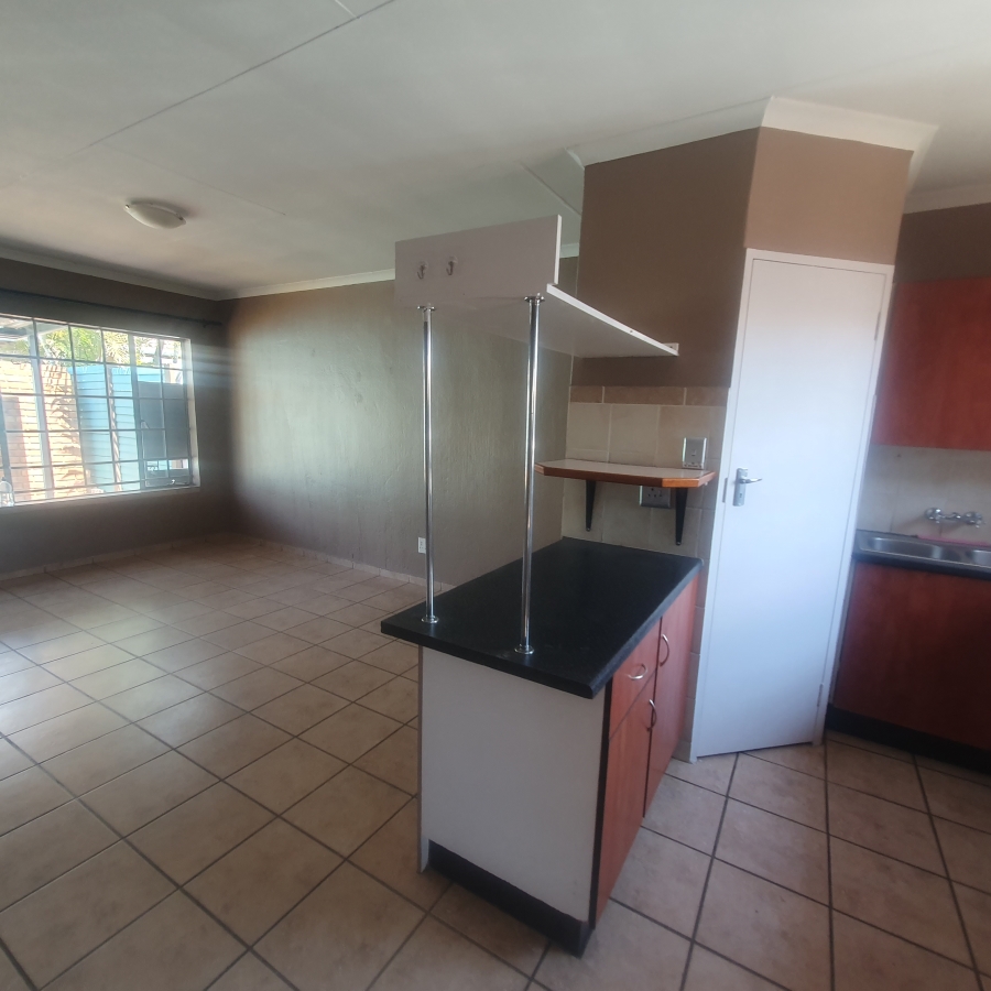 To Let 2 Bedroom Property for Rent in Annlin Gauteng