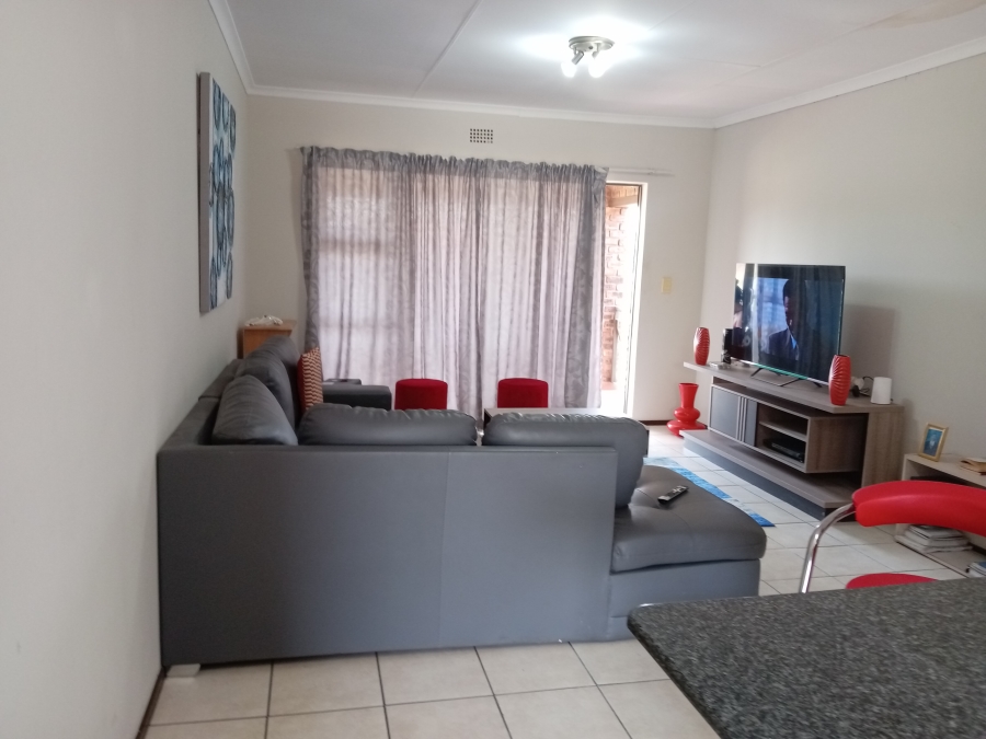 2 Bedroom Property for Sale in Sonneveld Gauteng