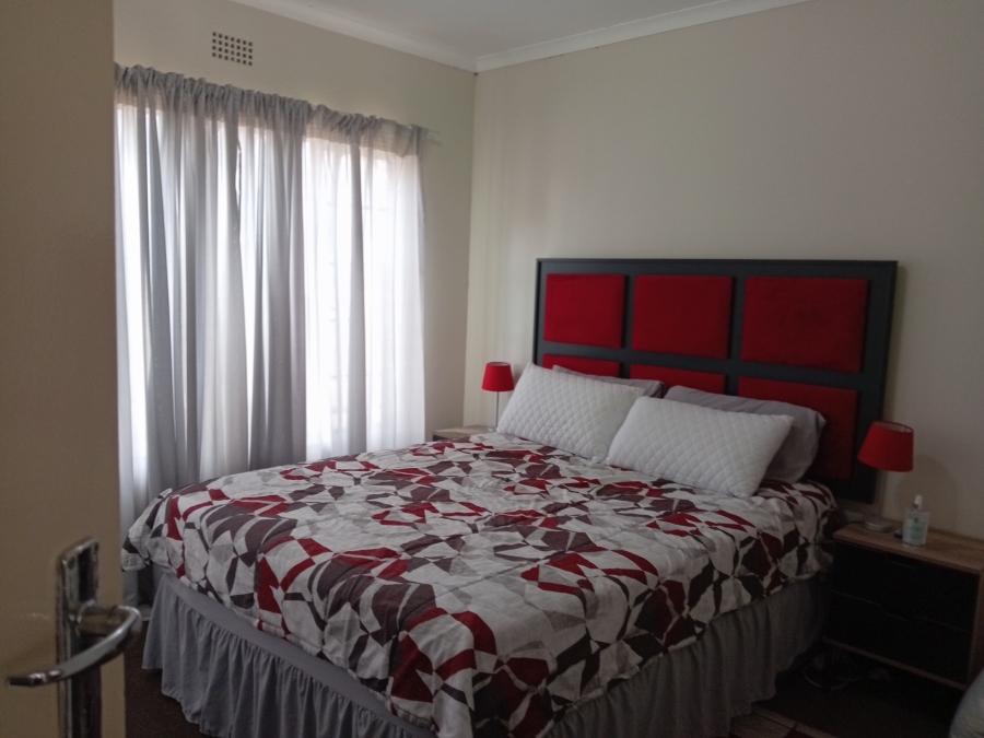 2 Bedroom Property for Sale in Sonneveld Gauteng