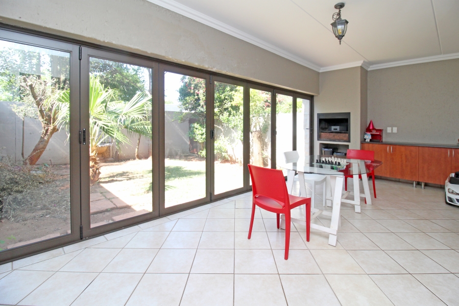 To Let 3 Bedroom Property for Rent in Fairland Gauteng