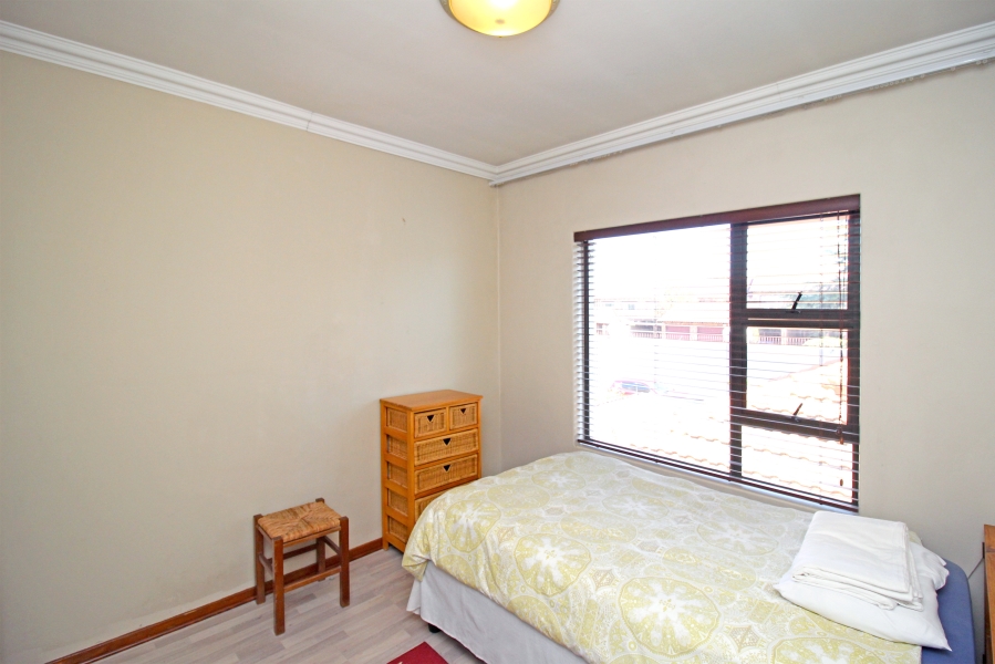 To Let 3 Bedroom Property for Rent in Fairland Gauteng