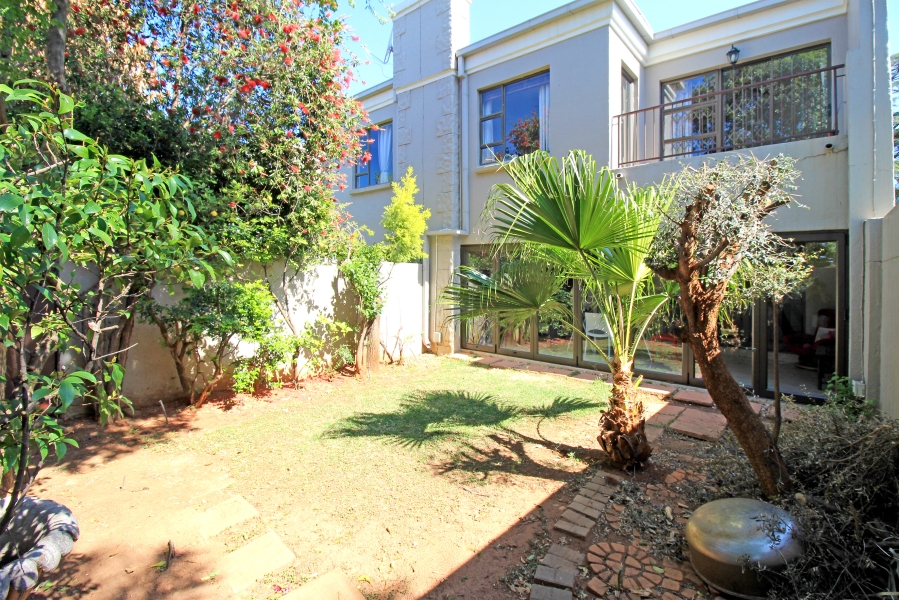 To Let 3 Bedroom Property for Rent in Fairland Gauteng