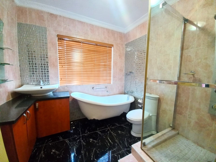 4 Bedroom Property for Sale in Dalpark Gauteng