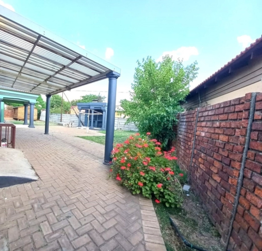 4 Bedroom Property for Sale in Dalpark Gauteng