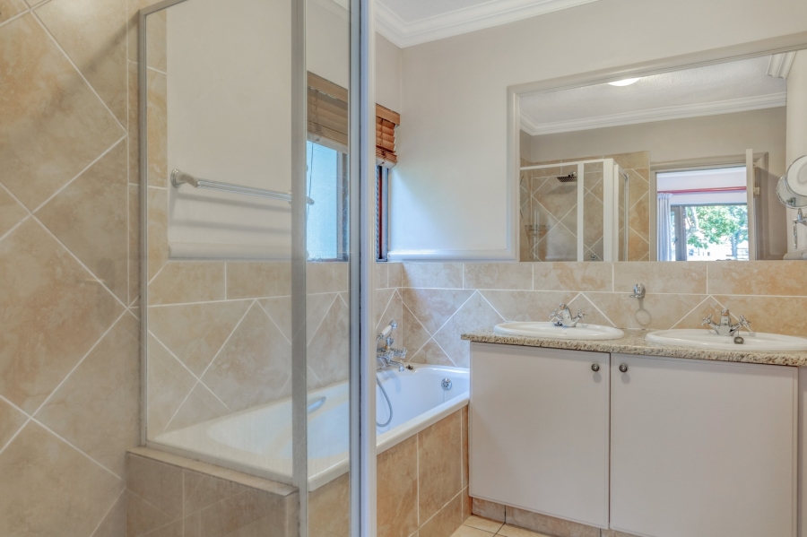 3 Bedroom Property for Sale in Lonehill Gauteng