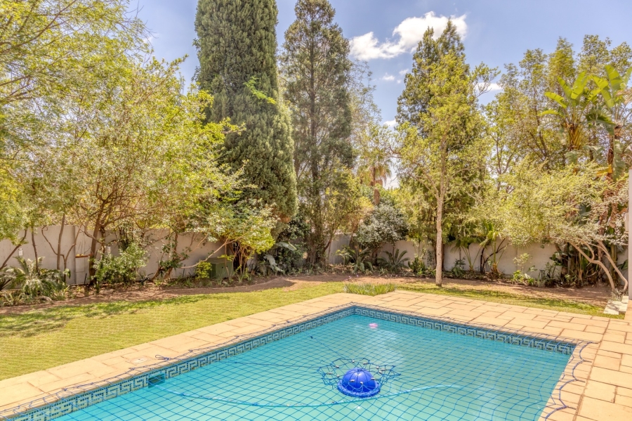 To Let 4 Bedroom Property for Rent in Fourways Gardens Gauteng